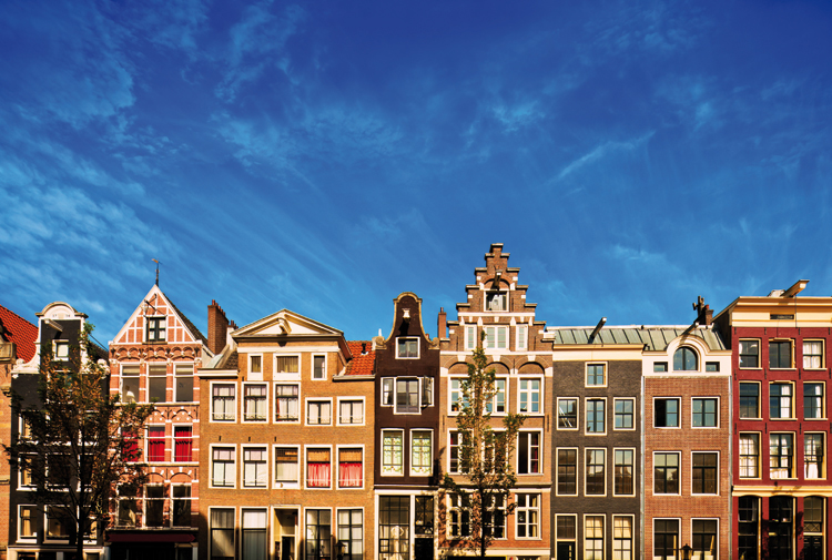 Amsterdam has lots of canalhouses